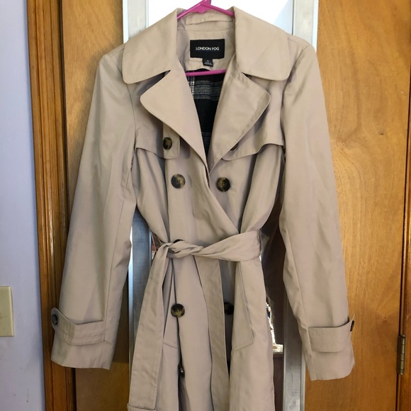 London Fog Jackets & Blazers - Beige London Fog trench coat size medium